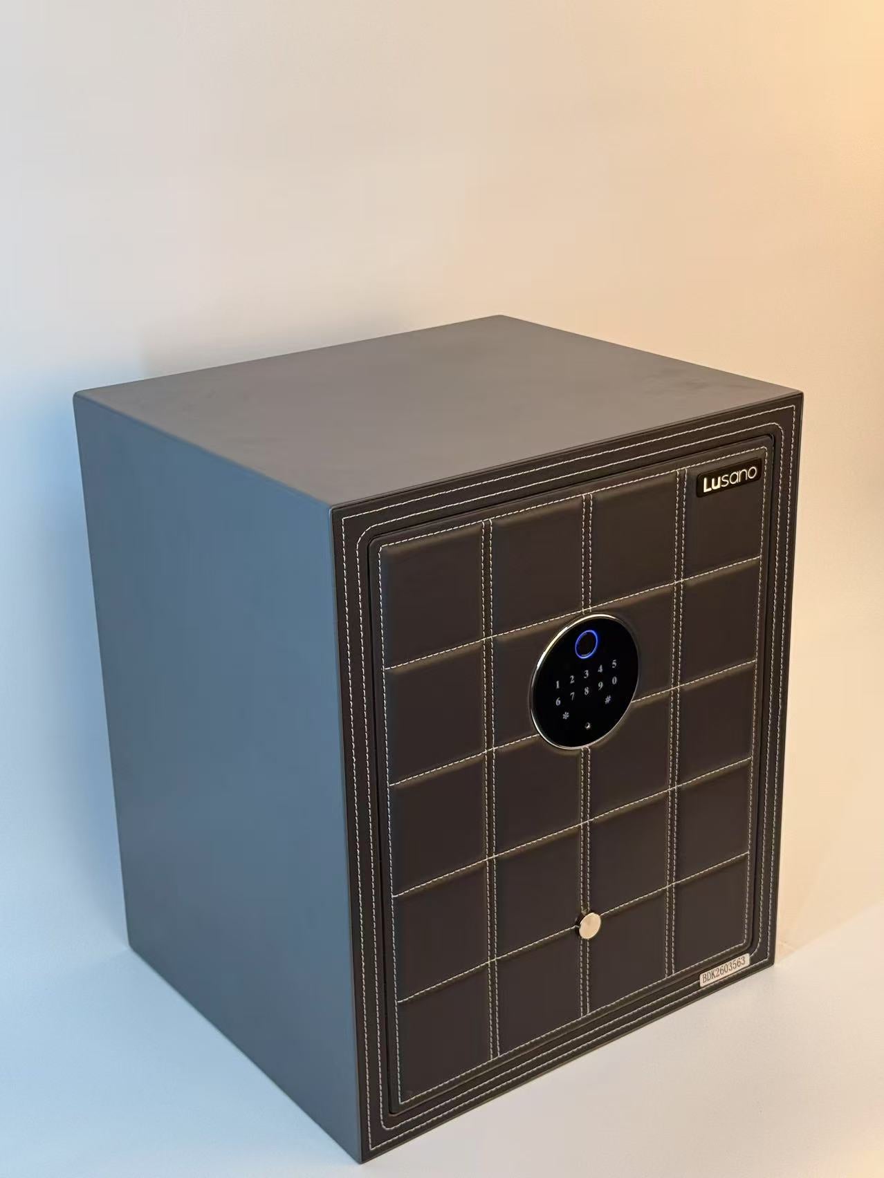 Lusano Leather Safe 45 (Black)
